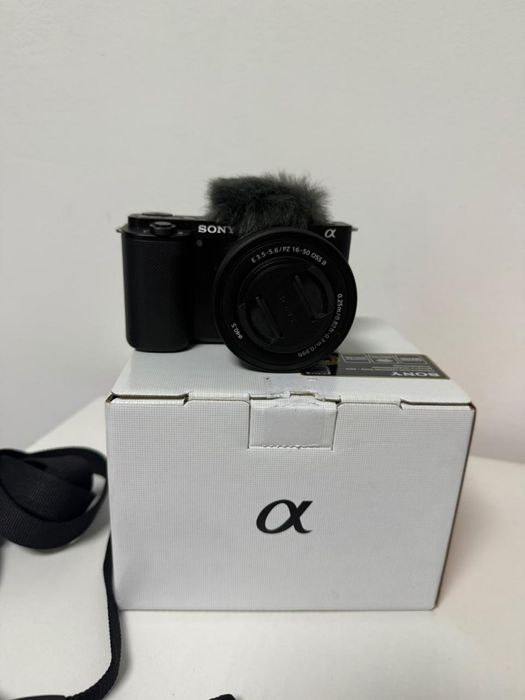 Камера Sony ZV-E10 Kit