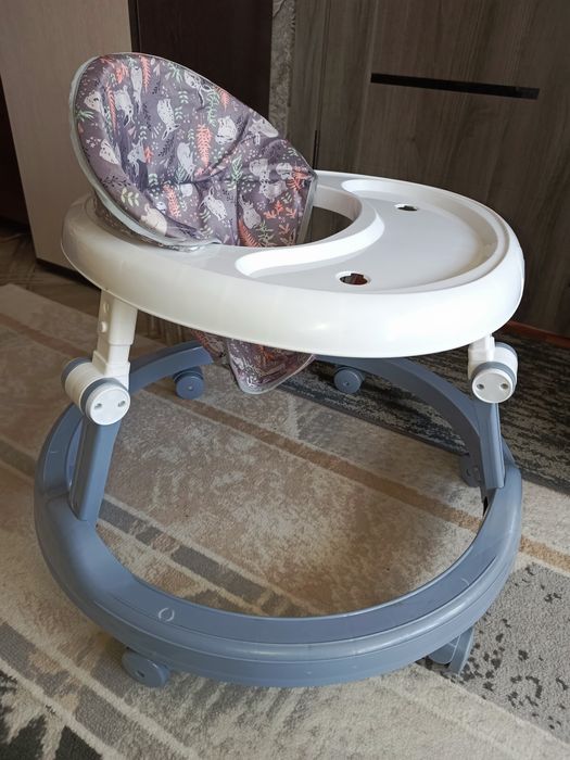 Продам шезлонг и ходунки