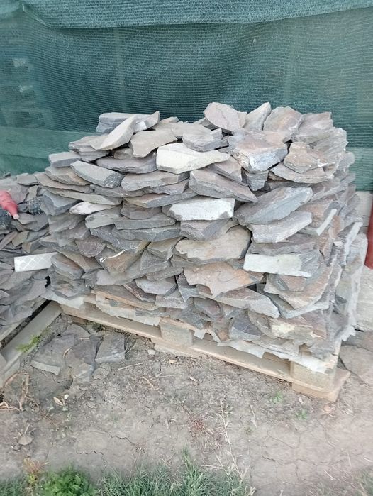 Vând piatră naturală