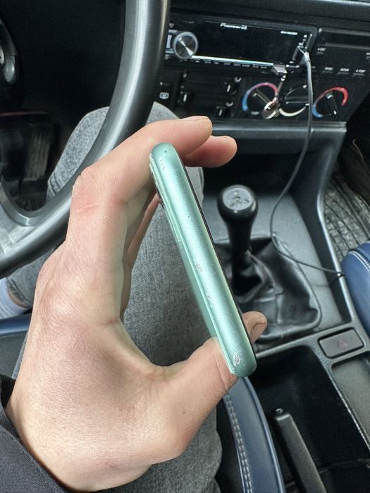 Продам iPhone 11