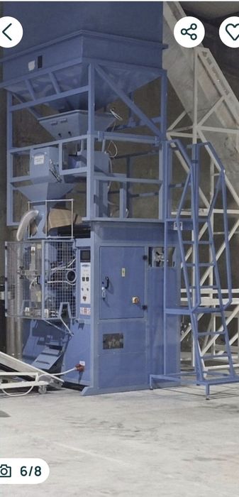 Masină ambalat insacuit automata și semiautomata