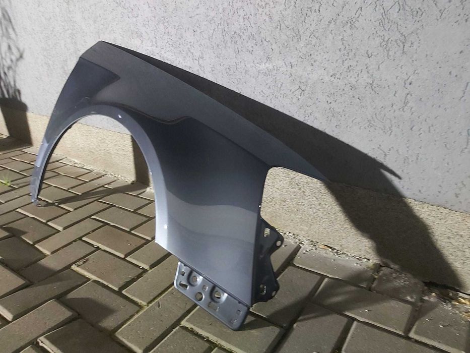 Aripa Fata Dreapta VW Passat B6 An 2005-2011 Vopsita Gri Inchis