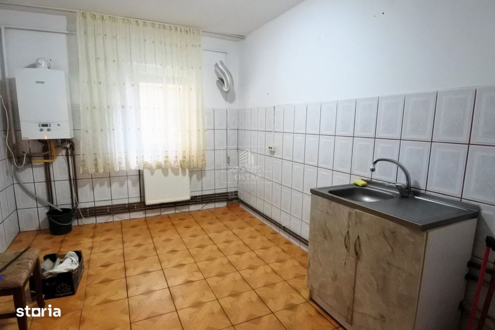zona Nord-apartament 3 camere decomandate-parter inalt-centrala propri