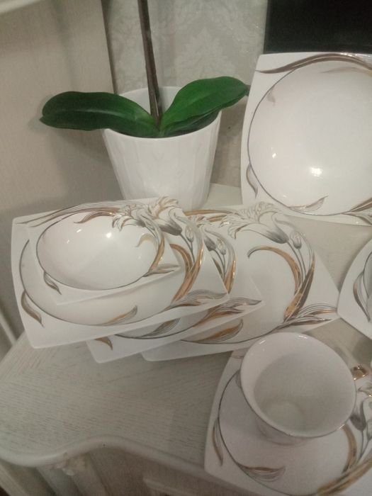 Продам    недорого   сервиз