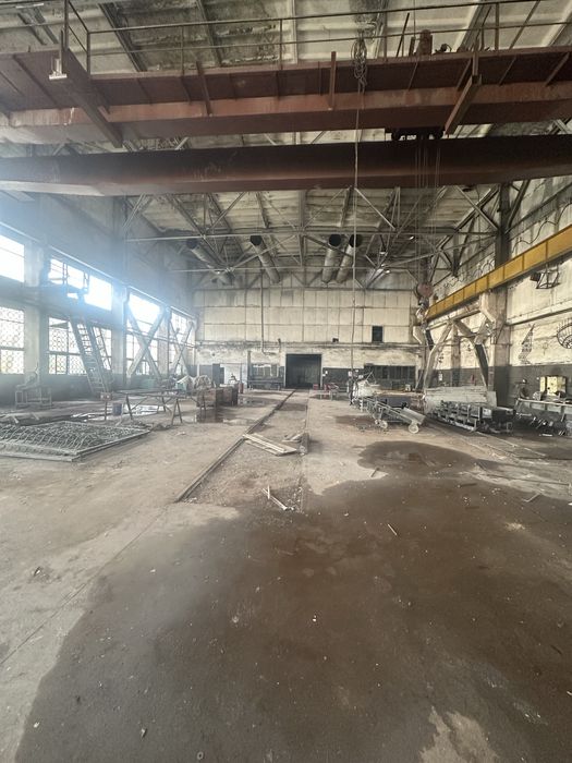 Сдам в аренду помещение под производство имеется кран-балка. 950 кв.м