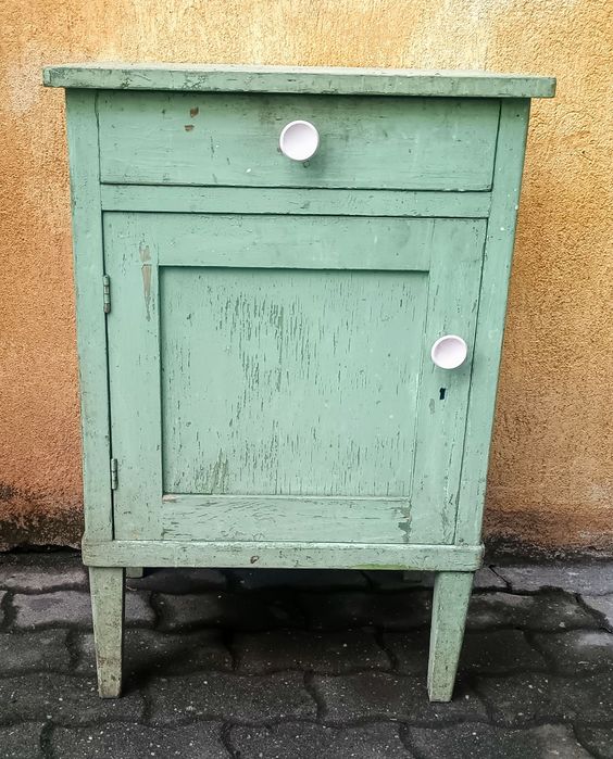 Dulapior rustic vechi