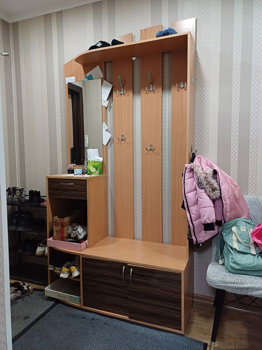 Продам прихожку .