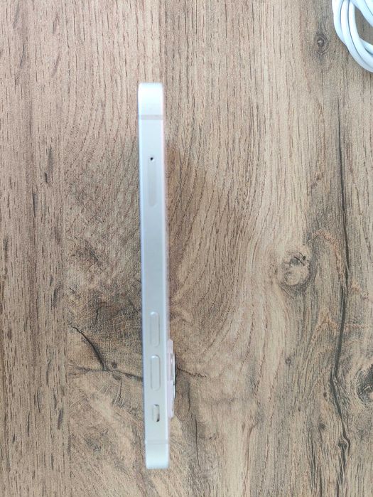 Смартфон iPhone 13 mini