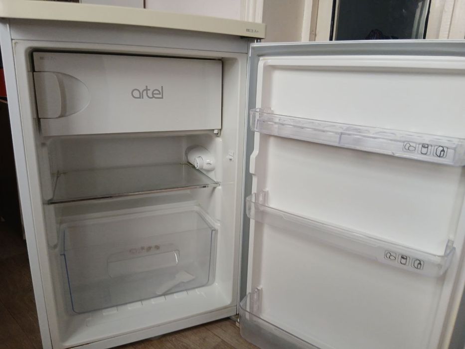 Холодилник артел сотилади