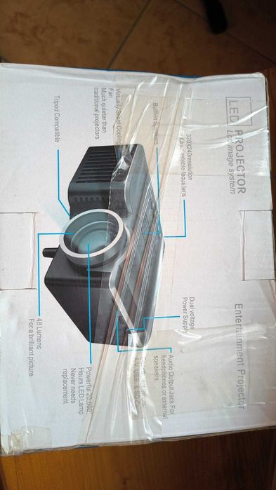 Mini Videoproiector Portabil LED UC28 - Utilizat, stare bună