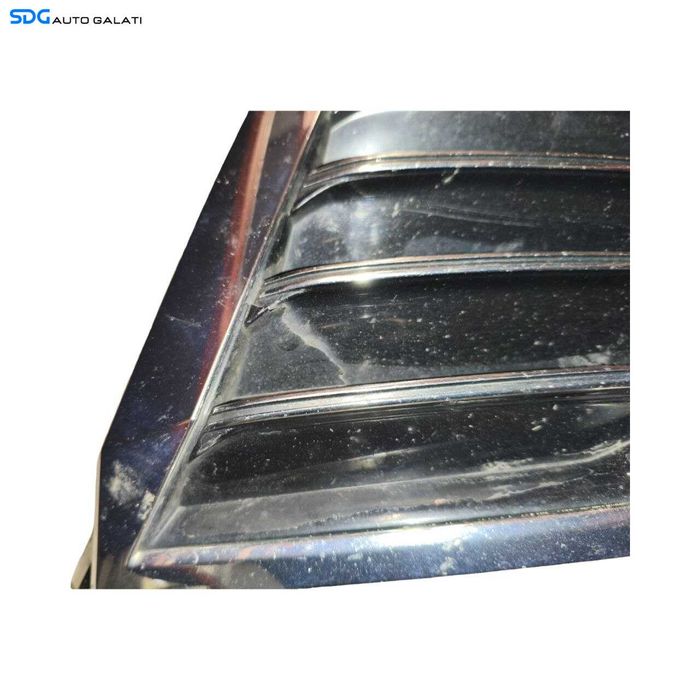 Grila Centrala Superioara de pe Bara Spoiler Fata Skoda Superb 2 Facelift 2013 - 2015 Cod 3T0853668B (Prezinta o fisura) [LS0366]