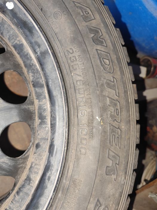 235/60/16 Dunlop