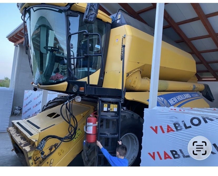 Combina agricola New Holland TC 5.80