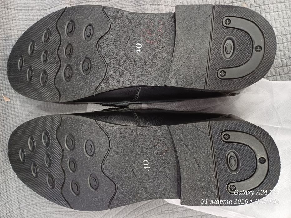 Продам лоферы мужские.