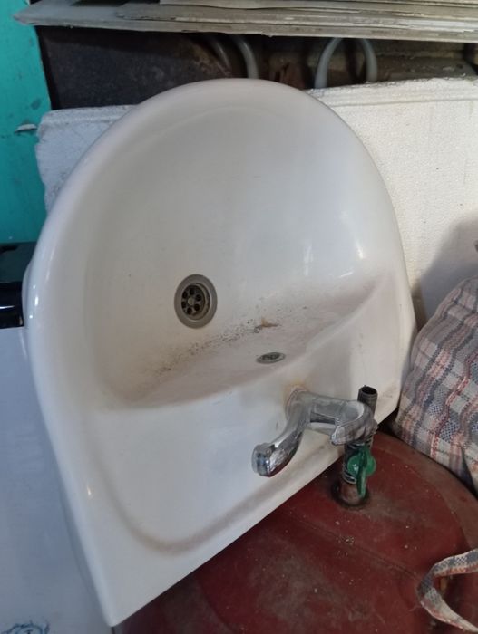 Умывальник для ванной