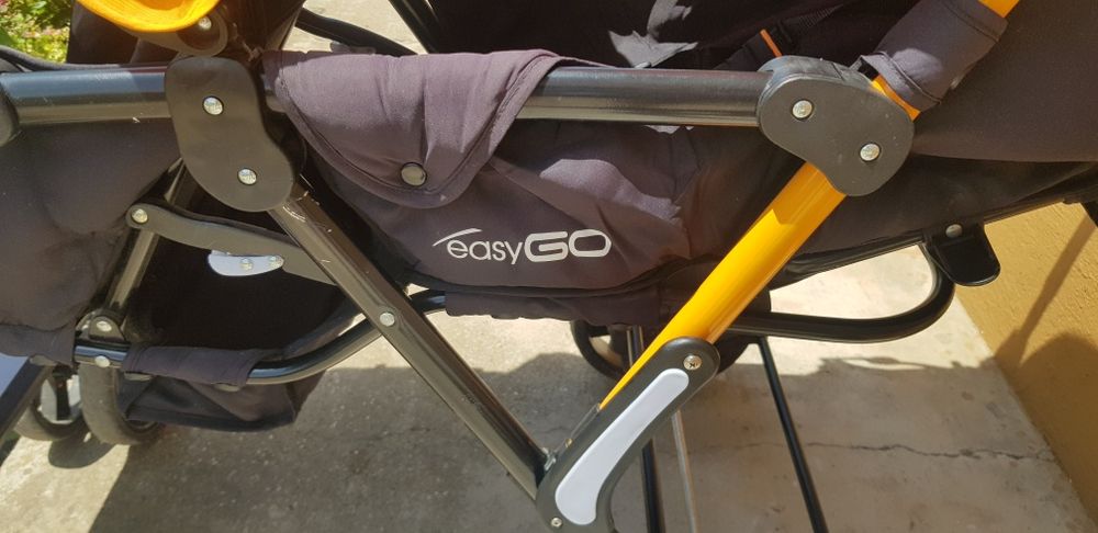 Количка за близнаци