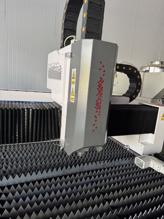 Лазер ускунаси 1500Вт источник Raycus