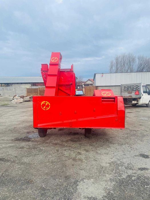 ZMAJ 214 Culegătoare de porumb