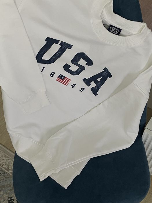 Свитшот от бренда Who.A.U