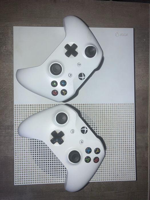 Xbox one s  в идеальном состоянии