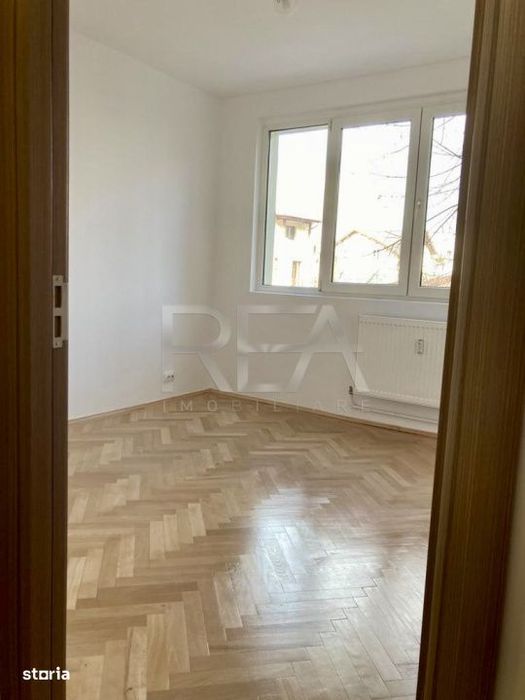 2 camere renovat pe Mihalache cu Vedere Spate