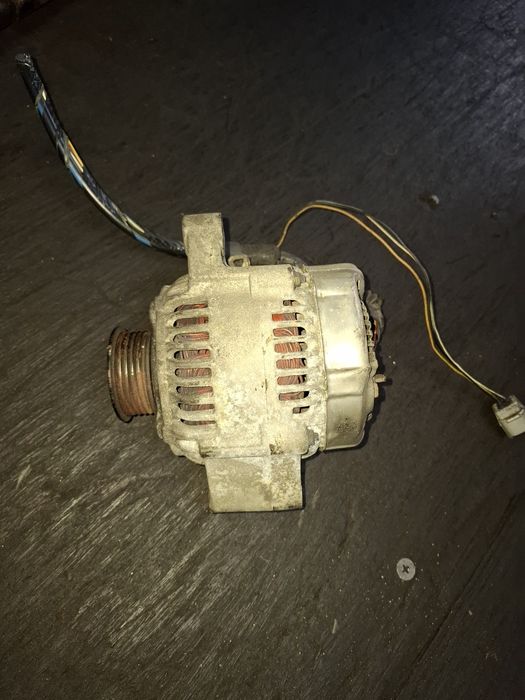 Генератор Тойота камри 10 объём 2.2 5S-FE