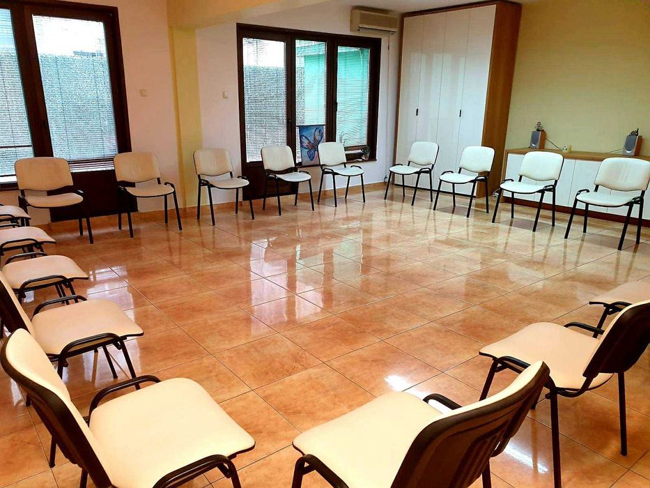 Зала под наем за събития, семинари, танци, йога, София, пл. Славейков