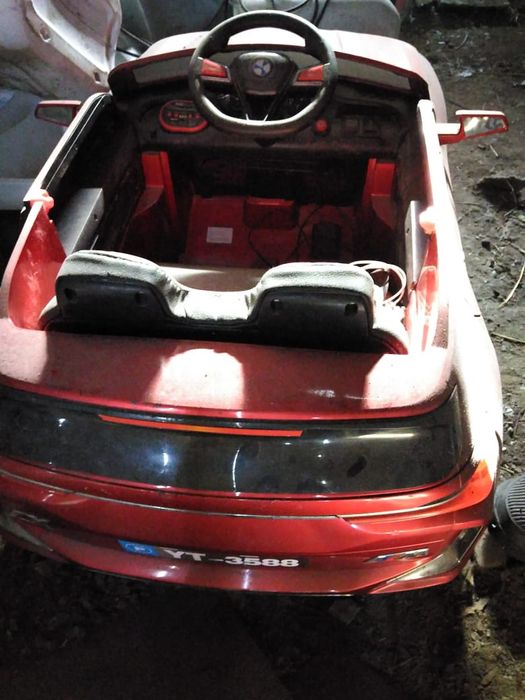 Продам машинку для ребенка.