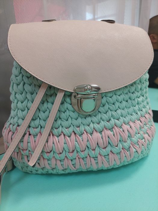 Дамска раница свежи цветове