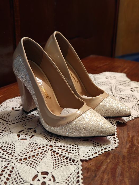 Комплект обувки и чанта