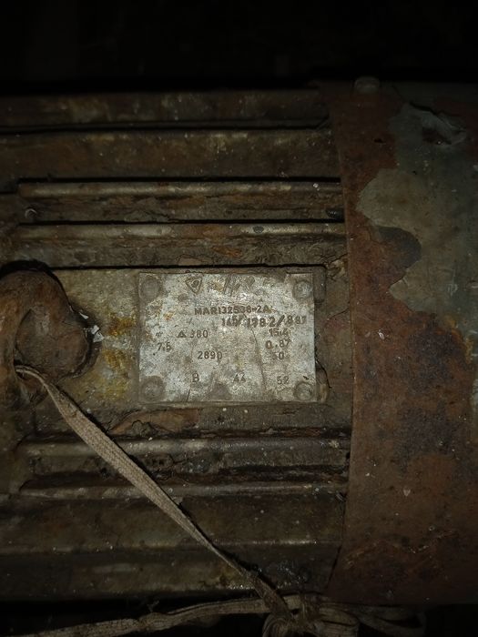 Vând motor trifazic