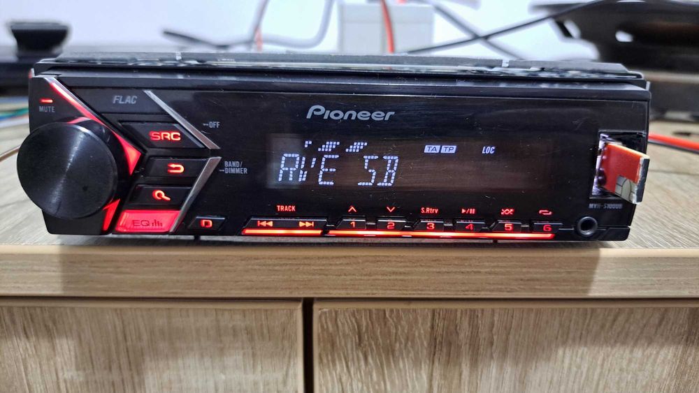 Radiocasetofon / Player Auto Pioneer MVH-S100UB