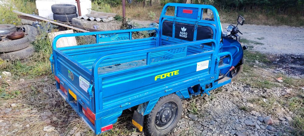 Vând tuk tuk triciclu electric
