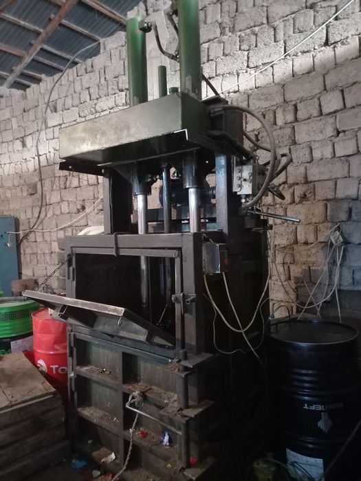 Пресс гидравлический вертикальный