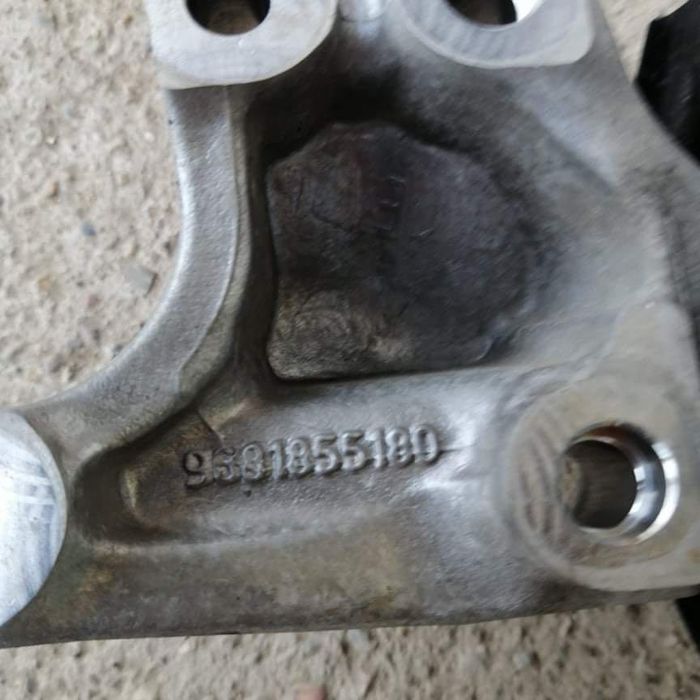 Горен тампон за двигател Пежо 308,2 hdi