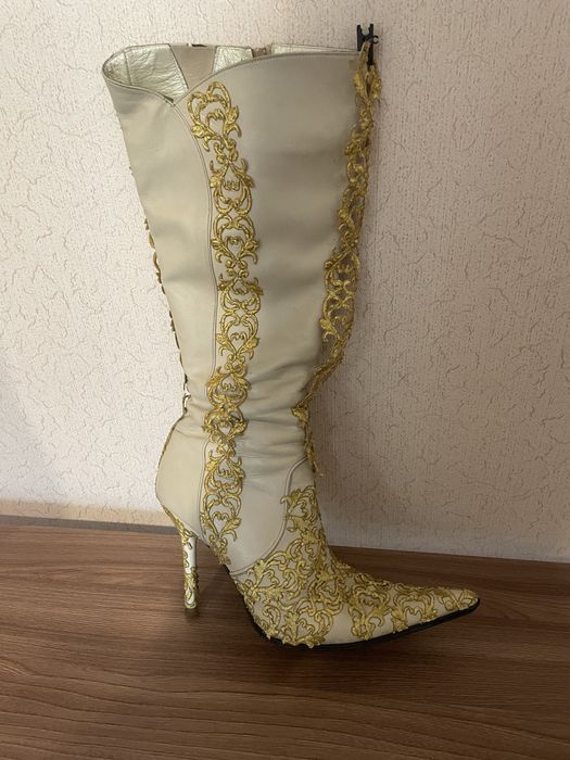 Продам женскую обувь