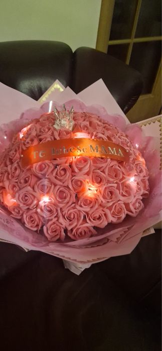 101 trandafiri de sapun cu luminite