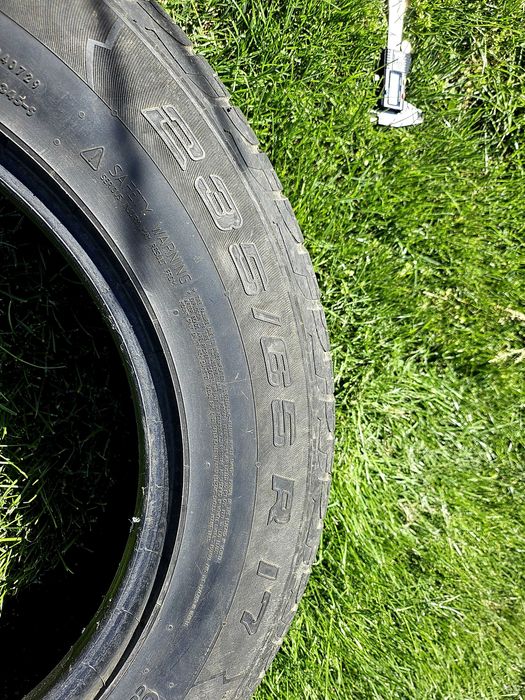 235/65/17 Continental cros contact