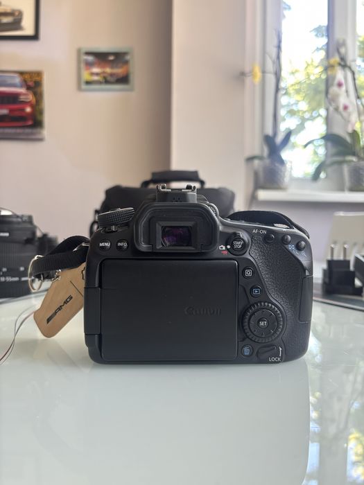 Canon EOS 80D + EFS 18-55mm обектив