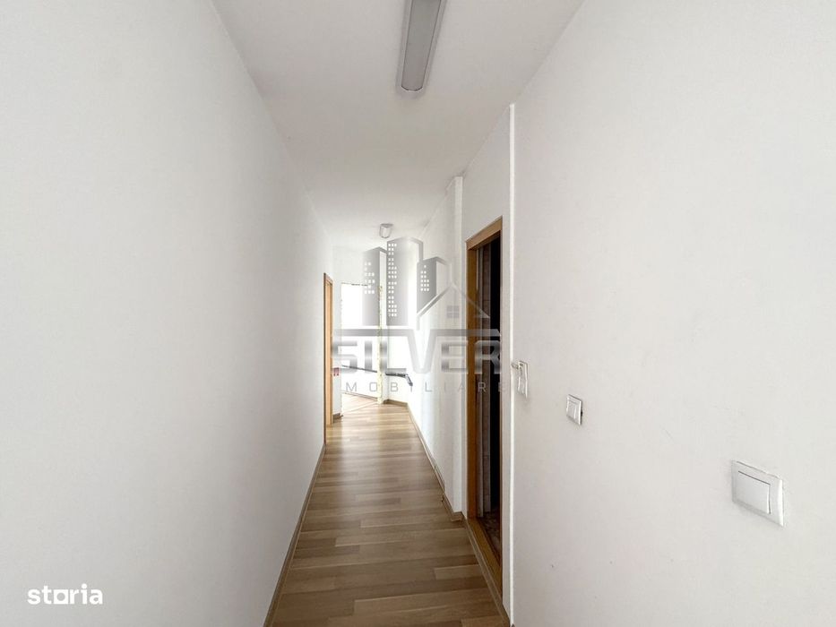 Casa individuala pretabila ptr birouri sau cabinete stomatologice.