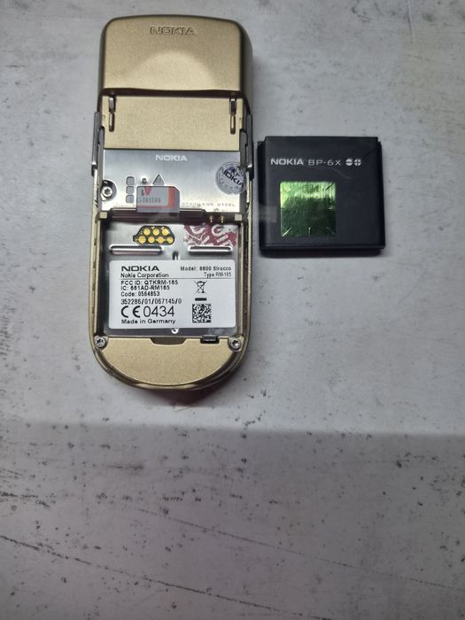Nokia 8800 Sirocco Edition Gold