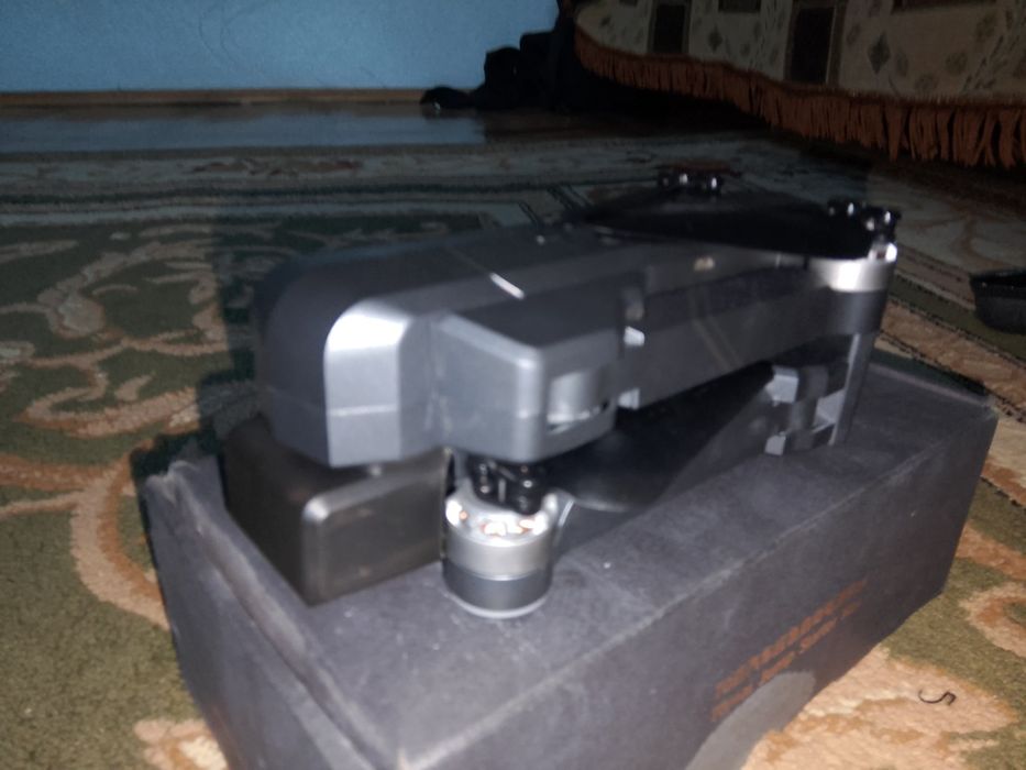 Дрон    SJRC F11
