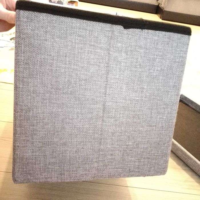 Taburet cu spatiu pentru depozitare