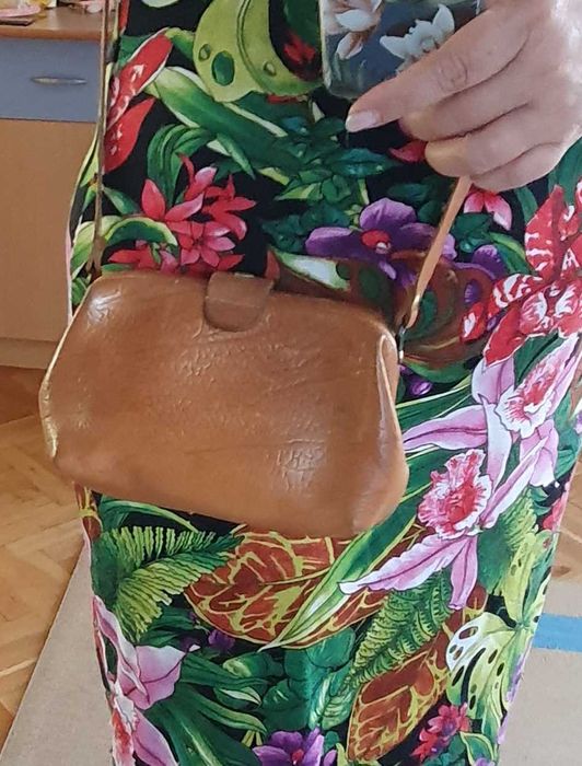 Дамска чанта от естествена кожа 15лв