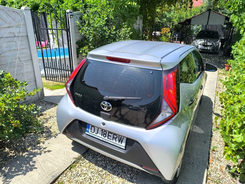Vând Toyota aygo