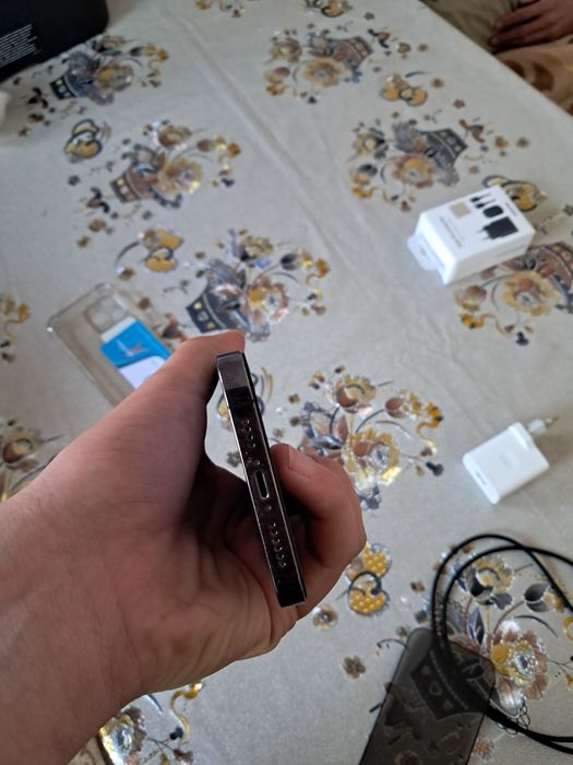 Продам айфон 14 про макс