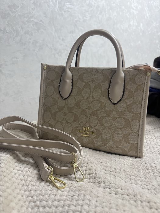 Сумка Coach в хорошем состоянии