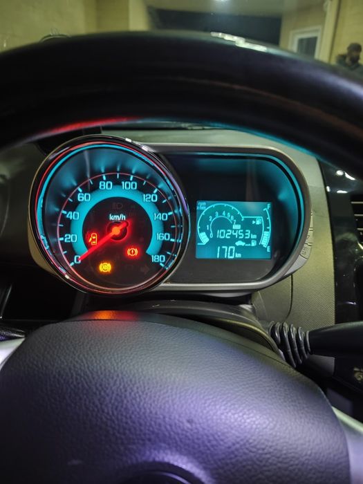 Спарк 3 позиция сотилади