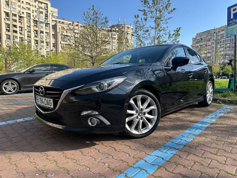Mazda 3 BOSE // HUD // Keyless // Bi-Xenon
