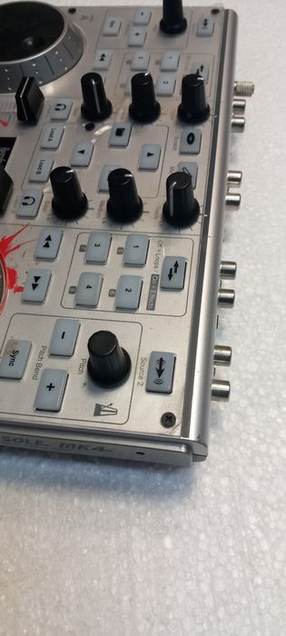 Consola dj Hercules mk 4